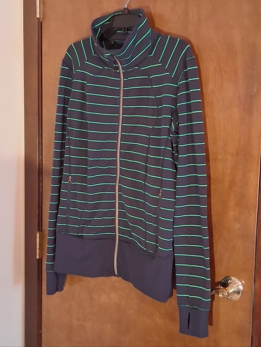 Lululemon Women’s Full Zip Jacket Striped Thumbholes Size 8-10 Medium